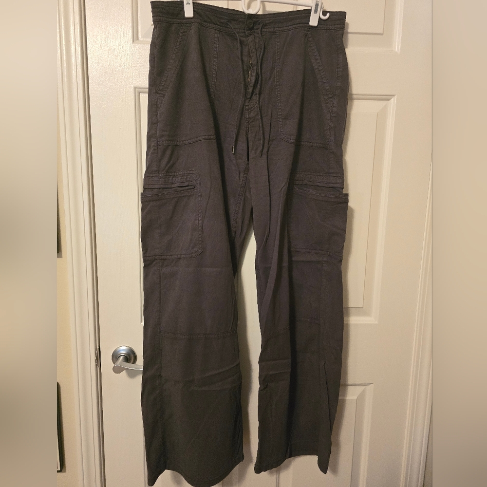American Eagle High Waisted Gray Cargo Pants